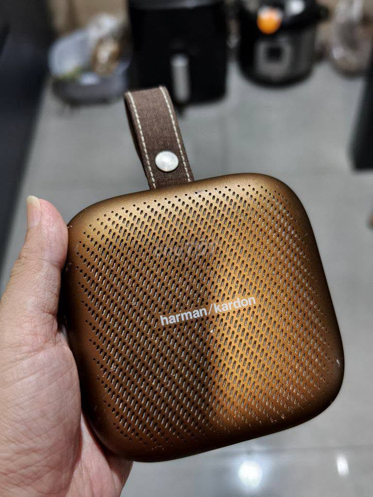 Loa Bluetooth Harman Kardon màu Đồng. Mua bán Tivi, Âm thanh tại Quận Ba Đình Hà Nội được đăng bởi Hội Đồ Điện Tử hình 1