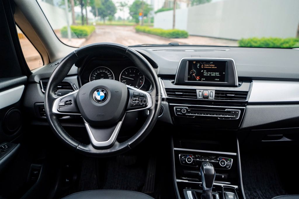 BMW 218i Sản xuất 2016. Mua bán Ô tô tại Quận Cầu Giấy Hà Nội được đăng bởi Quân Q Auto hình 19