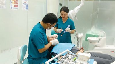 Tuyển phụ tá nha khoa