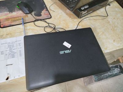 Laptop asus Ram 2Gb ổ 500Gb hư màn hình