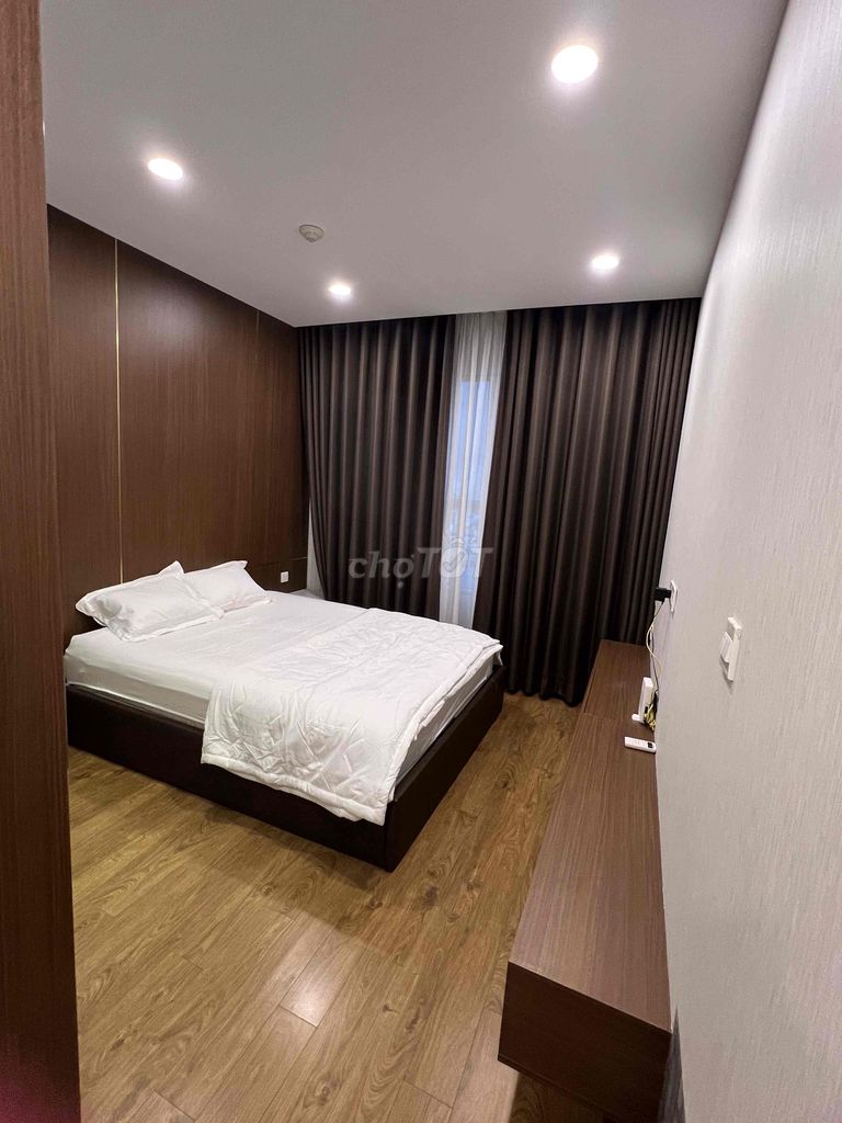 Bán căn hộ Sunrise CityView Q7 giá rẻ Lh :