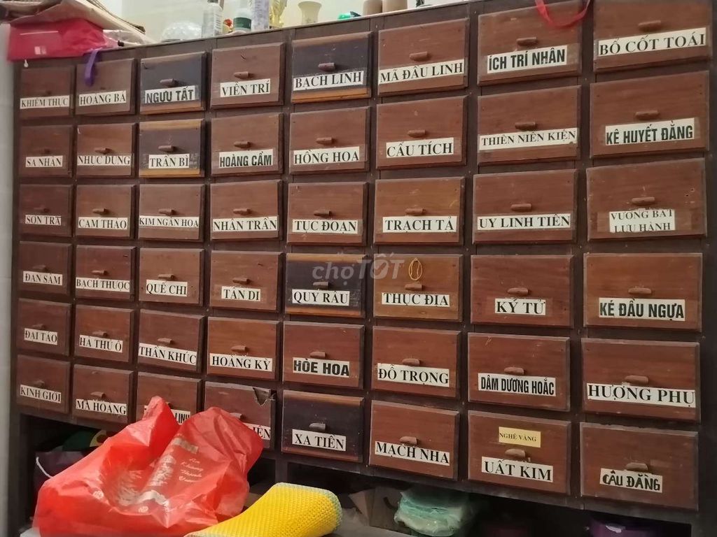 Tủ thuốc Gỗ Nâu 1m6 x 2m. Mua bán Tủ, kệ gia đình tại Quận Thanh Xuân Hà Nội được đăng bởi Dũng Ngô hình 1