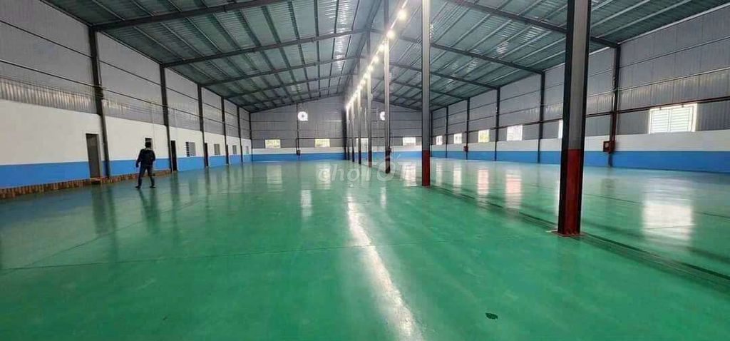 Xưởng Thuận An 1950m² bình điện 320kva đường cont nền epoxy sạch sẽ