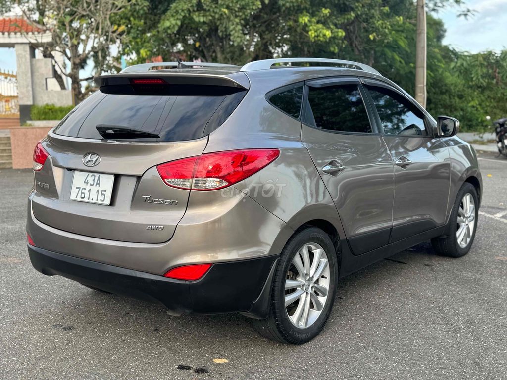 Hyundai Tucson 2010 2.0 AT 4WD. Mua bán Ô tô tại Quận Cẩm Lệ Đà Nẵng được đăng bởi Anh Tân hình 4