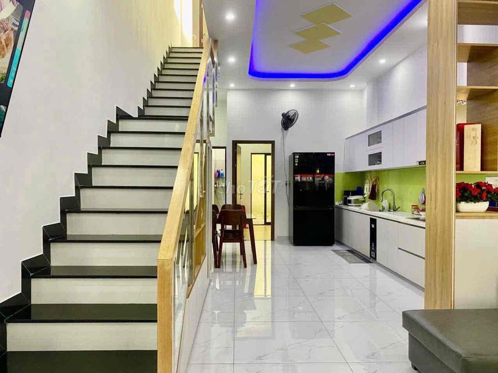 Furnished corner house on Trần Văn Dư near My Khe beach — photo 2