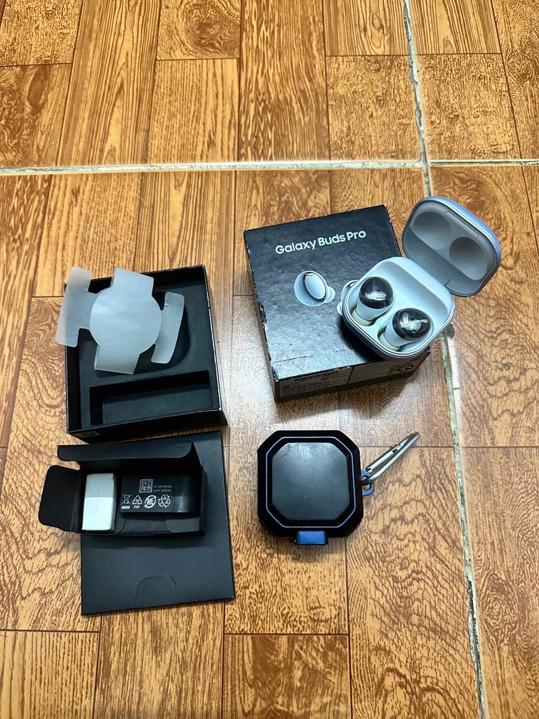 Tai nghe Samsung Galaxy Buds Pro Bạc. Mua bán Tivi, Âm thanh tại Thành phố Thủ Đức Tp Hồ Chí Minh được đăng bởi Thanh Phạm hình 1