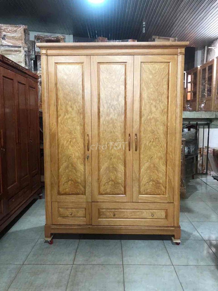 Tủ quần áo Gỗ Vàng gỗ 3 cánh 2 ngăn kéo. Mua bán Tủ, kệ gia đình tại Huyện Đan Phượng Hà Nội được đăng bởi Nguyễn Thị Thu  hình 1