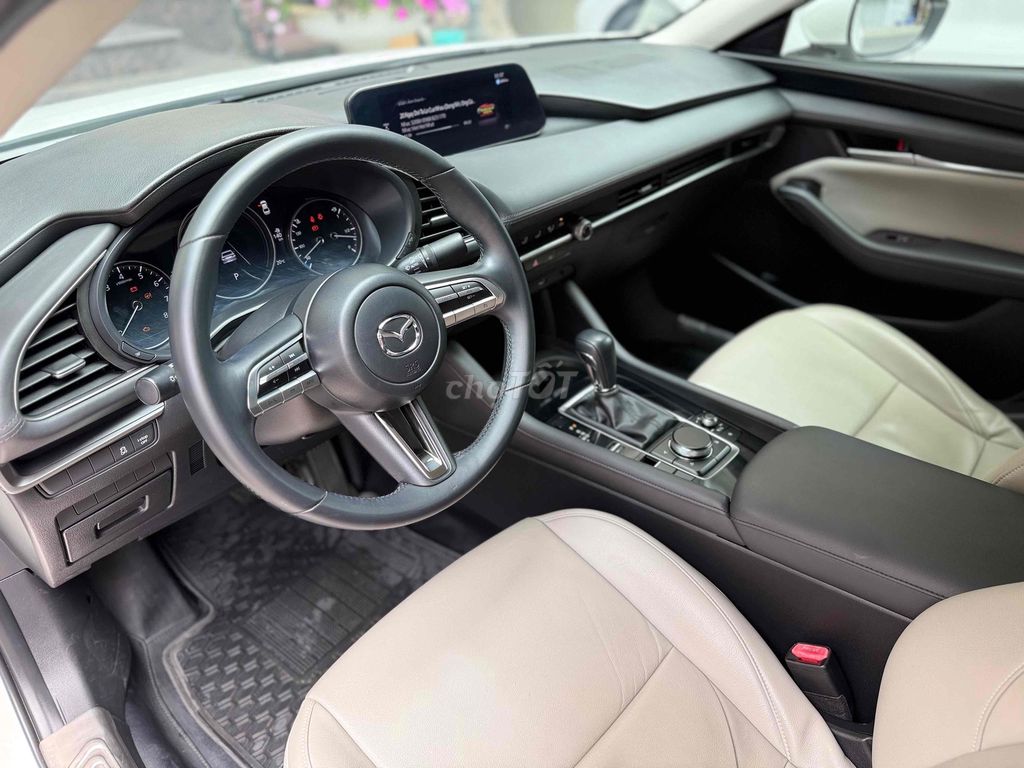 Mazda 3 2020 Deluxe 54.000 km Trắng. Mua bán Ô tô tại Thành phố Đà Lạt Lâm Đồng được đăng bởi nguyễn hữu minh hình 5