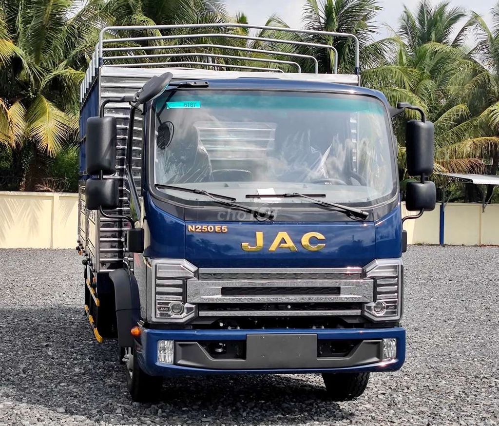 JAC N250S E5 TẢI TRỌNG 2.25T THÙNG DÀI 4.2M EURO V