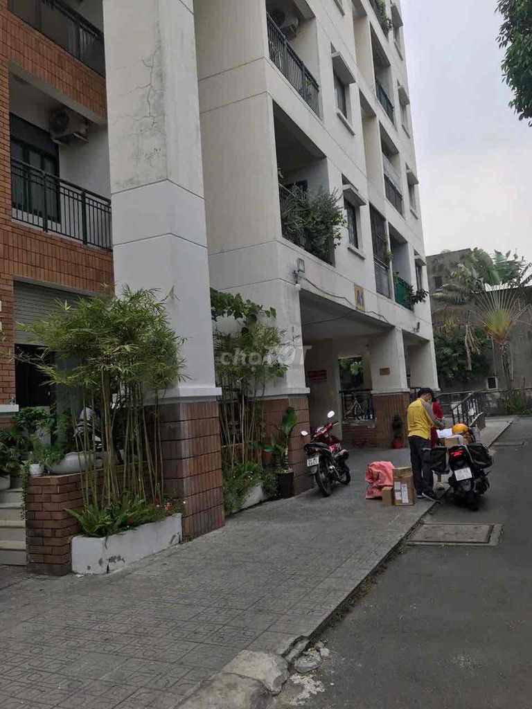 bán chung cư 312 lạc long quân p5 quận 11 căn góc