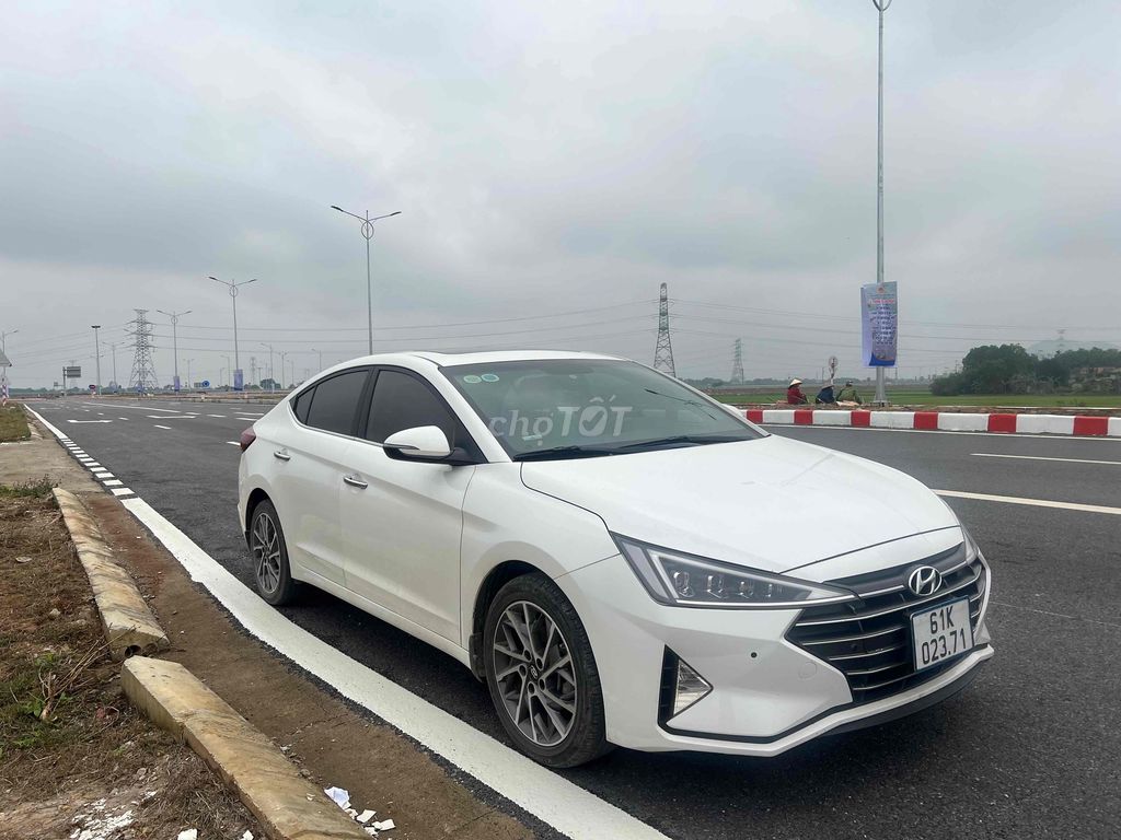 Hyundai Elantra 2021 2.0 AT - 55000 km