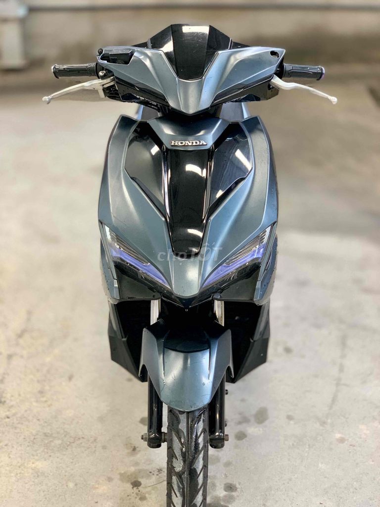 Honda Air Blade 125 LED 2016 Серо-синий с номерами Хошимина Родной двигатель
