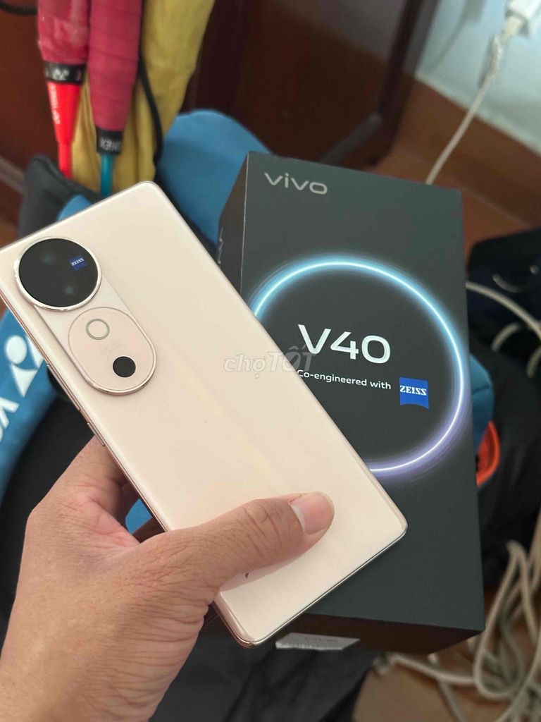 Vivo V40 5G 256GB Vàng hồng fullbox đẹp 99 bán. Mua bán Điện thoại tại Thành phố Thủ Dầu Một Bình Dương được đăng bởi Hoàng hải hình 1