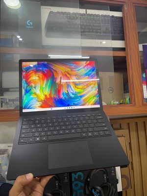 Surface Laptop bốn, 13,5 inch 1,2Kg i7 11th Ram 32