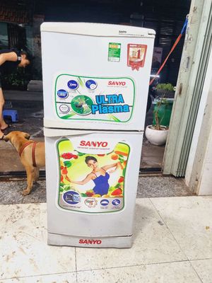Thanh lý tủ lạnh Sanyo 110 lít không bám tuyết