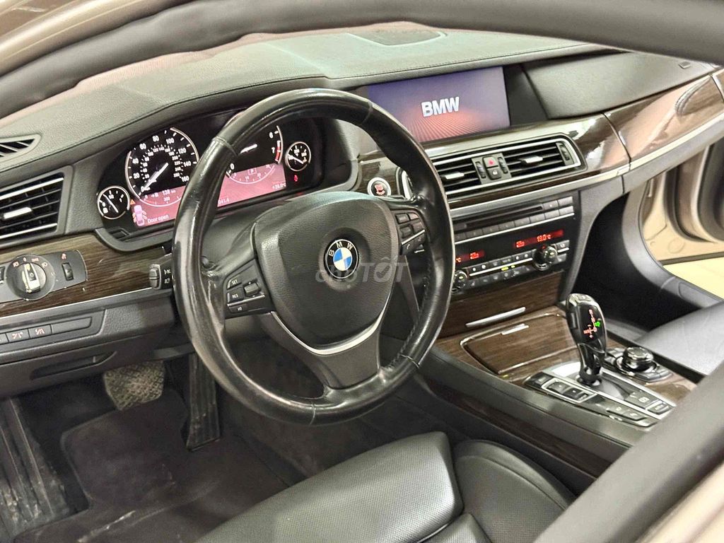 BMW 3 Series 20***0 km. Mua bán Ô tô tại Quận Tân Phú Tp Hồ Chí Minh được đăng bởi Thế Anh hình 8