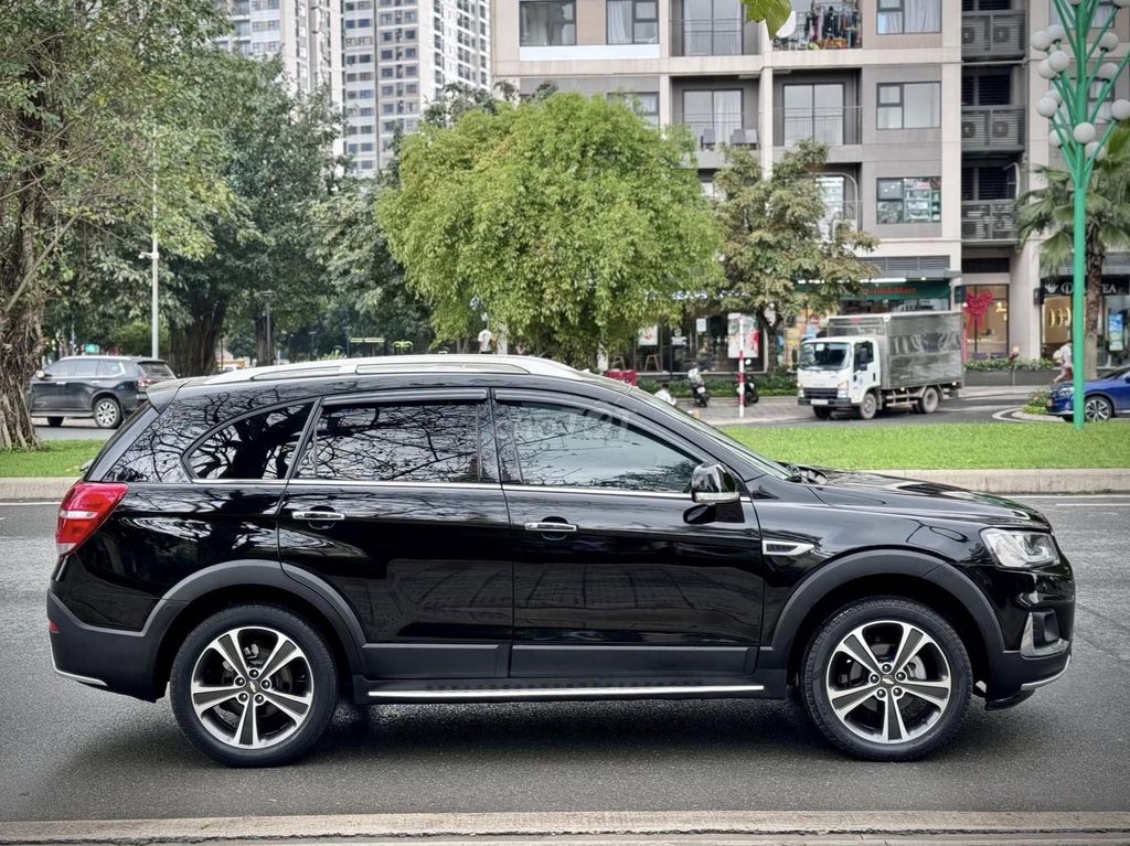 Chevrolet Captiva Revv 2016 LTZ 93000 km Đen. Mua bán Ô tô tại Quận 12 Tp Hồ Chí Minh được đăng bởi Xuân Trường hình 2