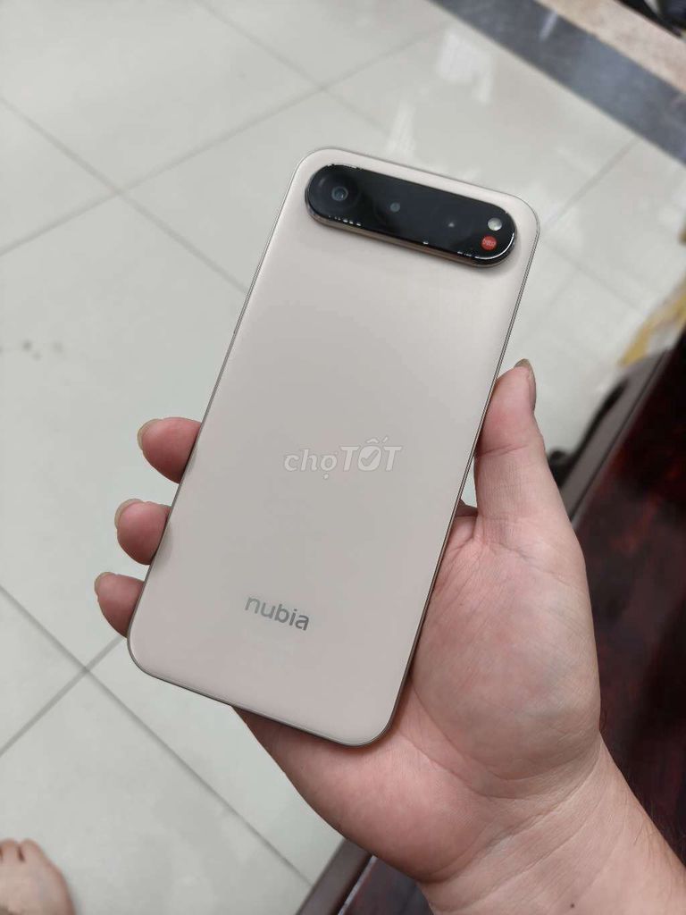 Nubia Air 256GB màu gold chính hãng còn bh có gl. Mua bán Điện thoại tại Quận 5 Tp Hồ Chí Minh được đăng bởi Strawberry Mobile hình 1