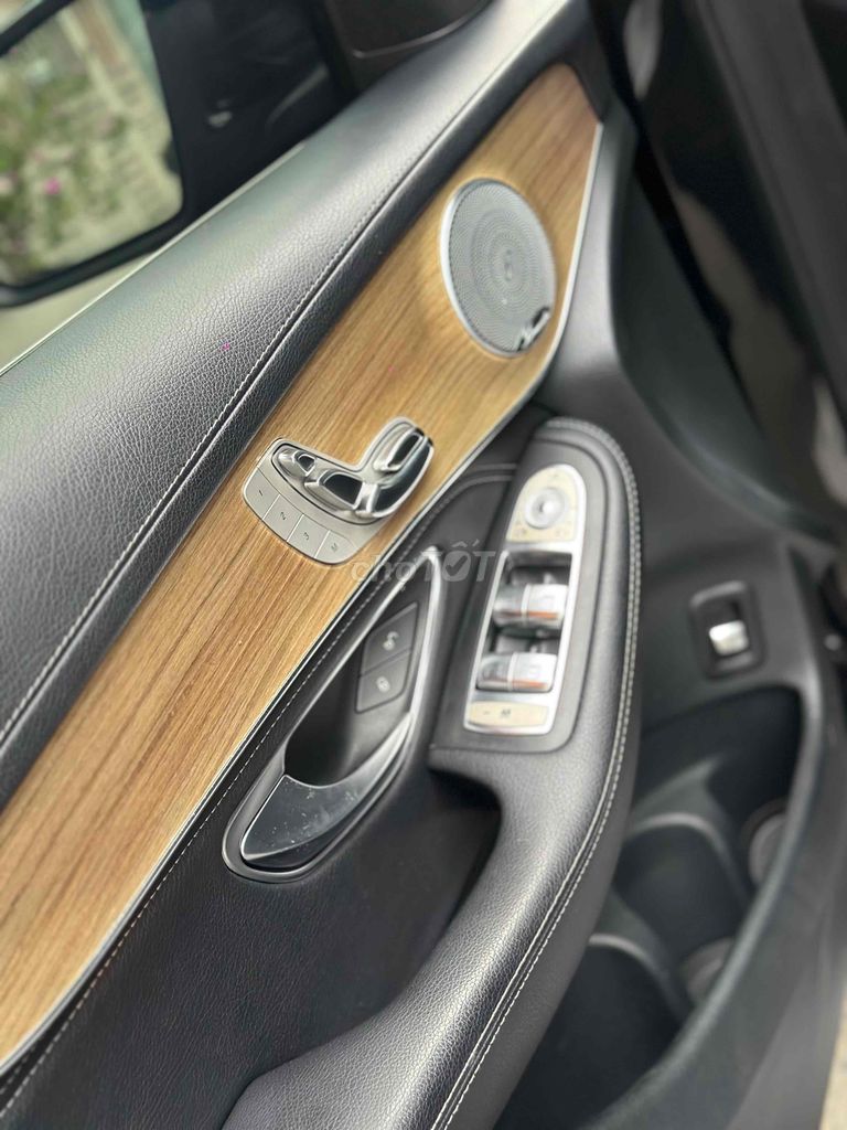 Mercedes GLC 250 4MATIC - 81000 km . Sản xuat 2018. Mua bán Ô tô tại Quận 7 Tp Hồ Chí Minh được đăng bởi Thông Sport  hình 19