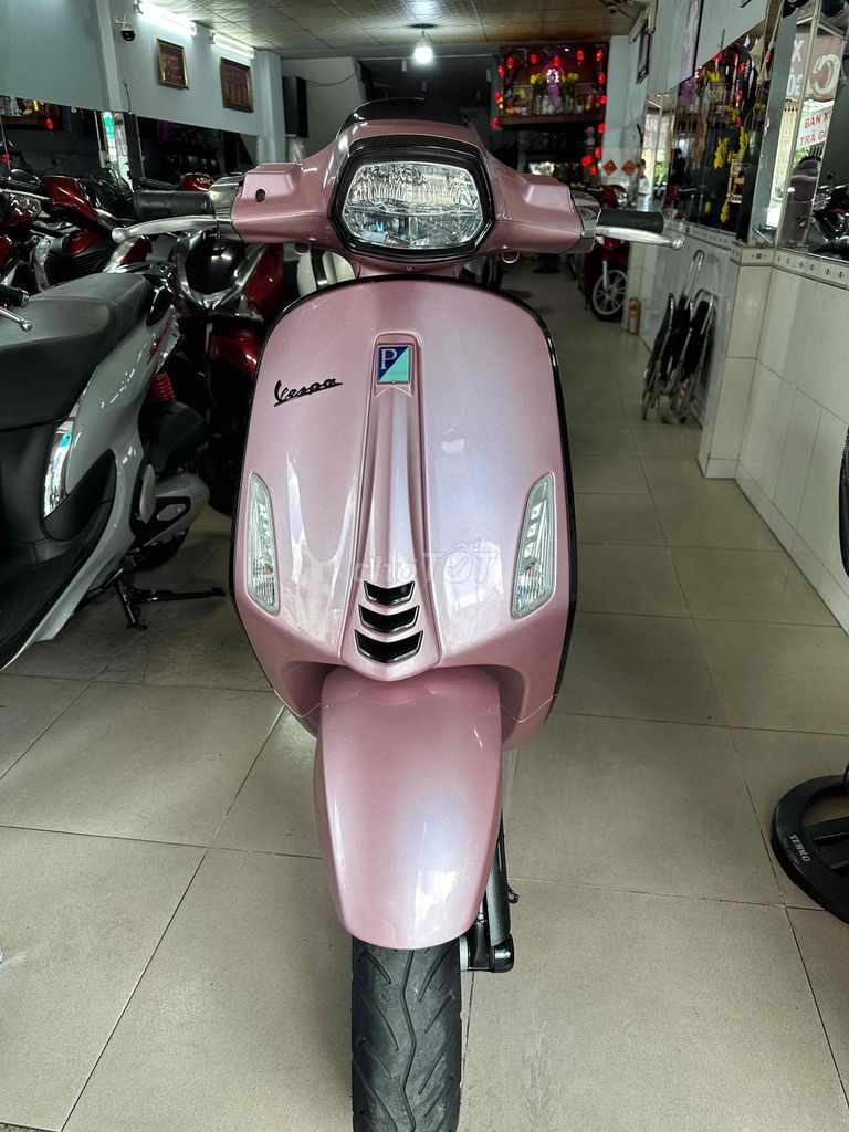 piaggio mua 2023 chạy 7 ngàn km mới 99% zin 100%. Mua bán Xe máy tại Quận 8 Tp Hồ Chí Minh được đăng bởi A. Hải hình 1