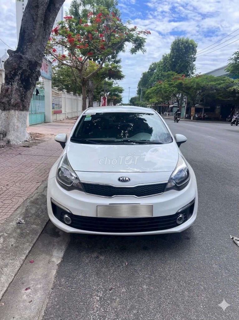 Kia Rio белый