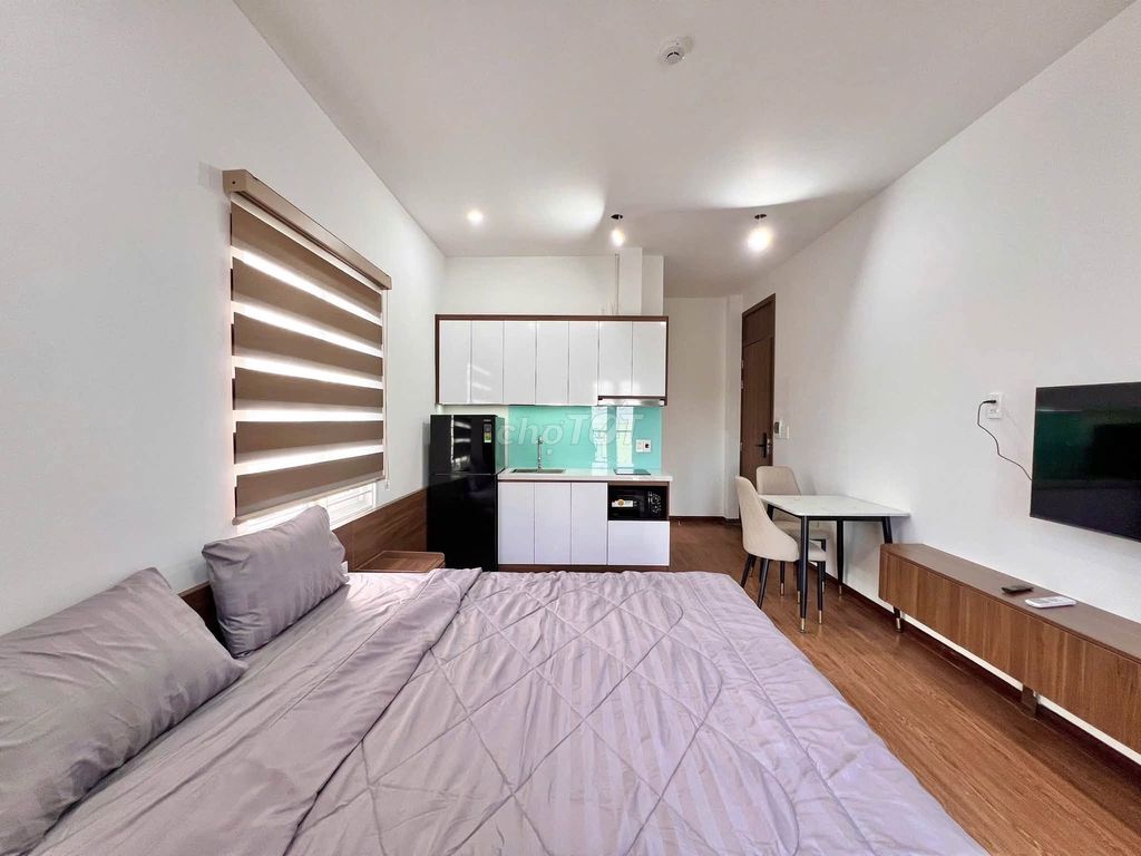 Airy furnished studio with balcony on Phan Huy Thực — photo 1