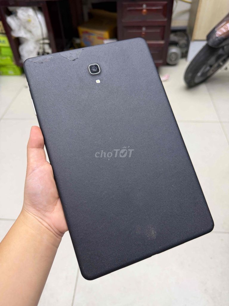 Samsung Tab A 2018 10.5 inch Đen nứt kính nhẹ. Mua bán Máy tính bảng tại Quận Cái Răng Cần Thơ được đăng bởi Nguyễn Ngọc Cần Thơ hình 1