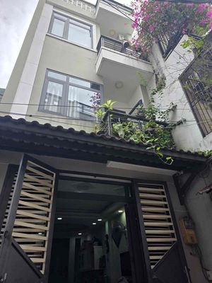 Nhà phố 31 m² · 3 PN · Đường 16A