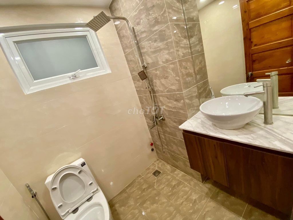 Дом с мебелью в переулке 10м, Nguyễn Văn Khôi, p11, 4 этажа, 4СП-5СУ