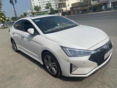 Hyundai Elantra Sport 2020 trắng 1 đời chủ