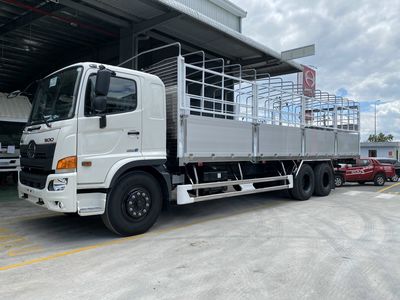 xe HINO tải trọng 15 tấn thùng mui bạt INOX  2023