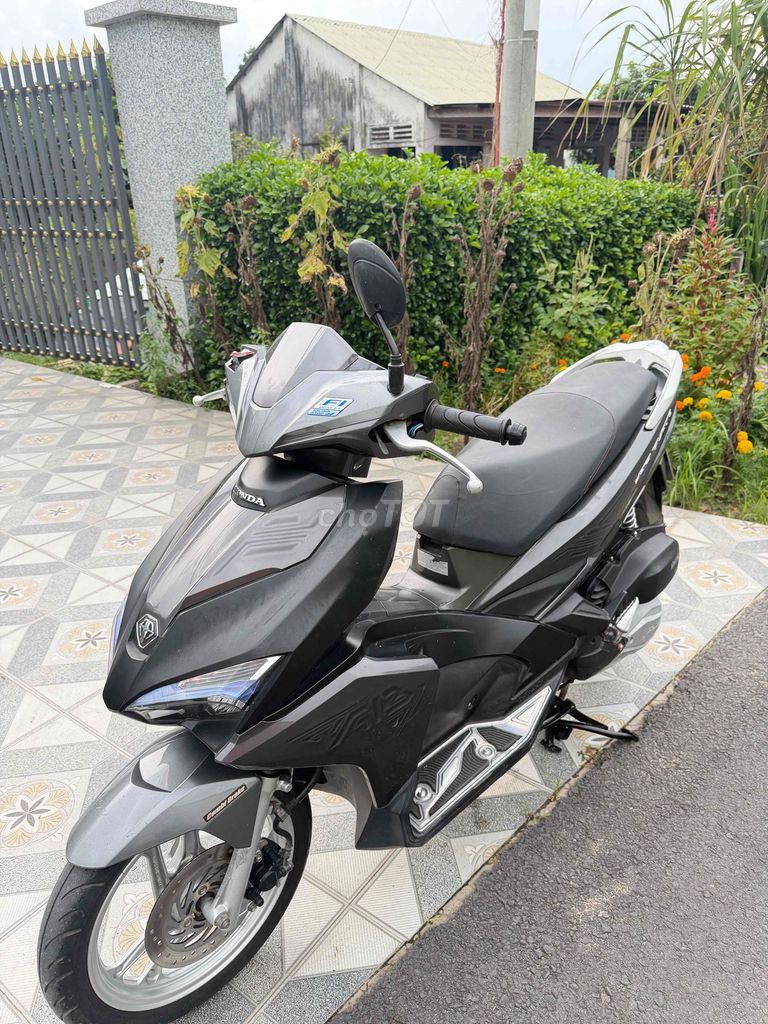 Воздушный клинок Honda 2019 серый