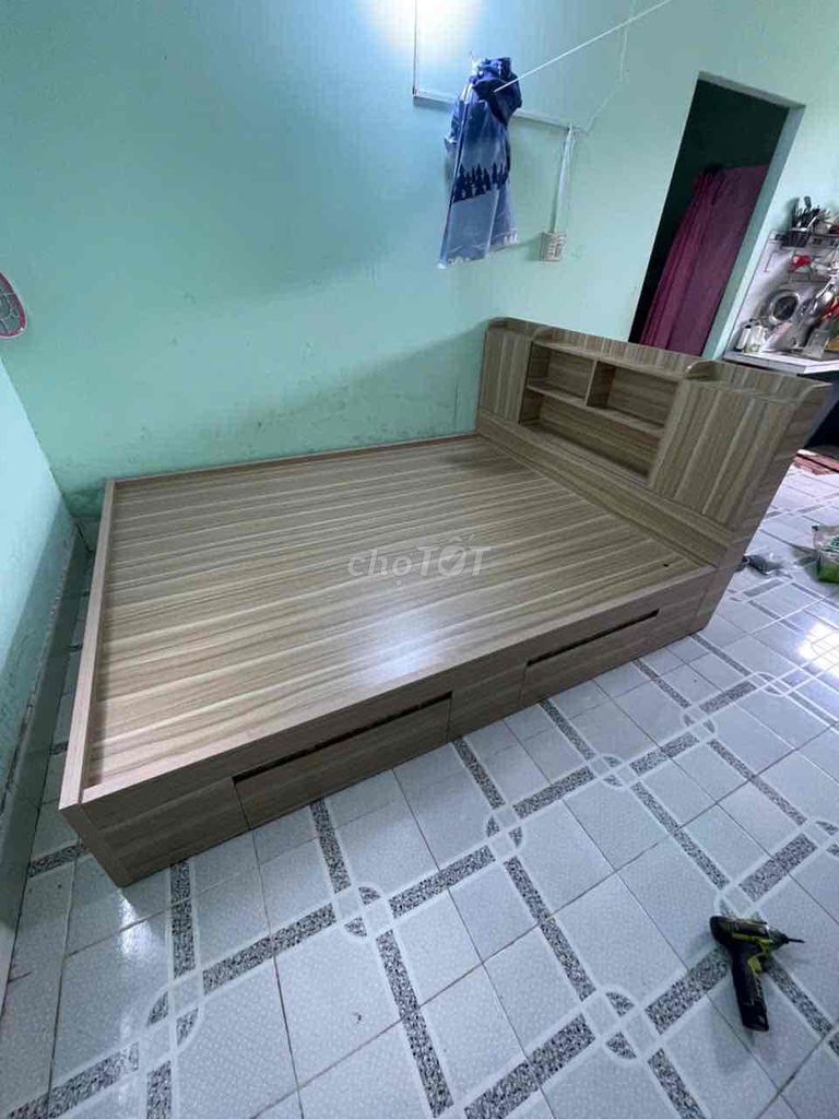 Giường ngủ Gỗ ép công nghiệp 1m6 x 2m Vàng vân gỗ. Mua bán Giường, chăn ga gối nệm tại Huyện Châu Đức Bà Rịa - Vũng Tàu được đăng bởi Gia Phúc hình 1