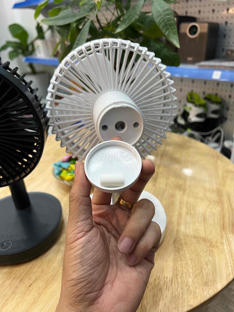 Quạt sạc tích điện để bàn Xiaomi JIPIN JP-F05 , có. Mua bán Quạt tại Huyện Hóc Môn Tp Hồ Chí Minh được đăng bởi Siri hình 2