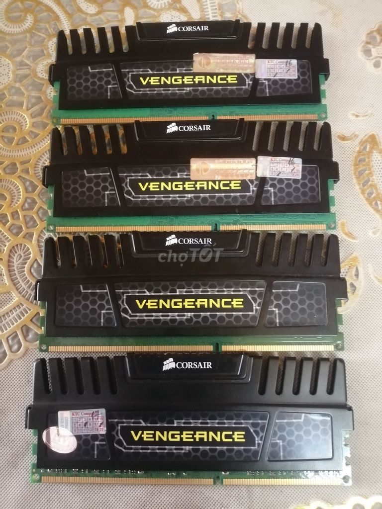 Kit Ram DDR3 16GB(4x4GB) Corsair buss 1600