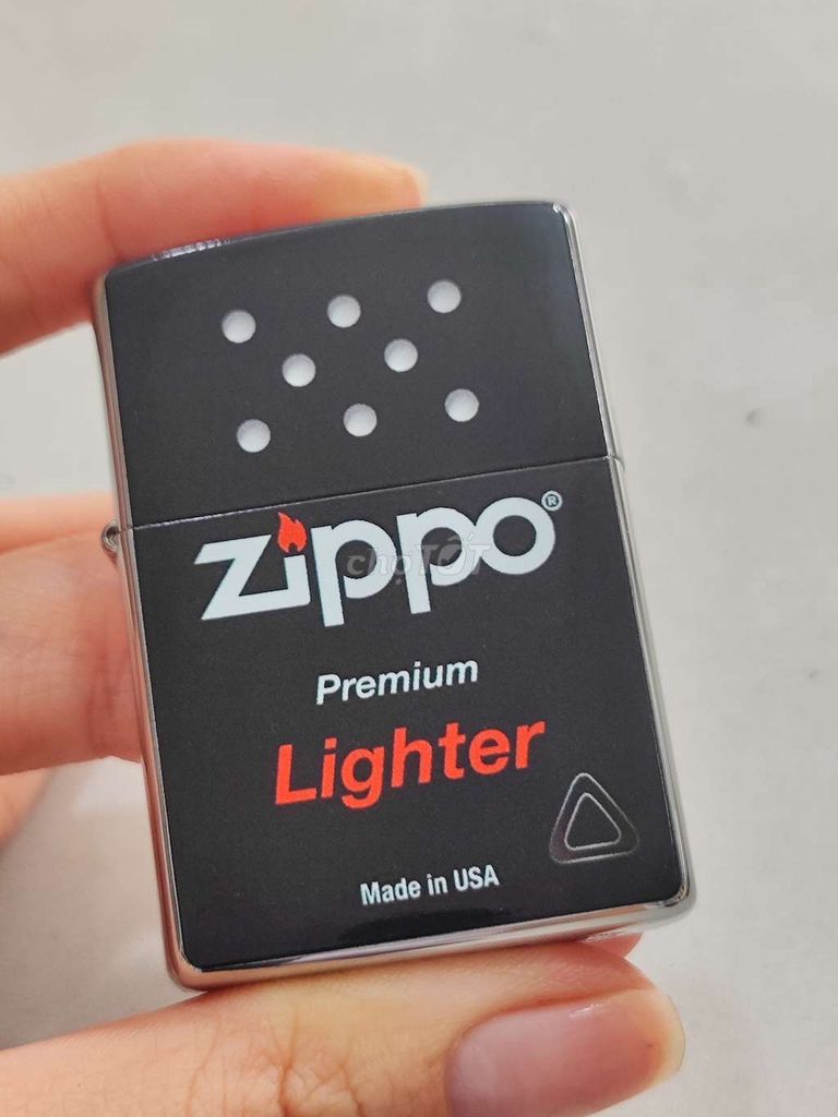 Zippo chủ đề bình xăng ít gặp