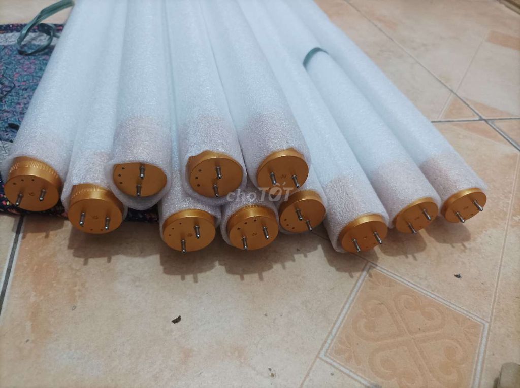 Cần bán 10 cái  bóng tuýp LED (mới 100%. Mua bán Đèn tại Quận Hoàng Mai Hà Nội được đăng bởi Hien hình 1