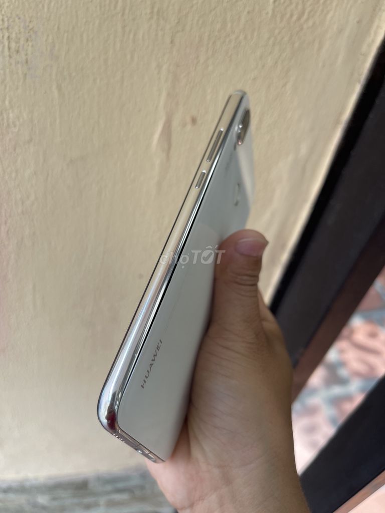Huawei Nova 3i màu Trắng. Mua bán Điện thoại tại Quận Tân Bình Tp Hồ Chí Minh được đăng bởi đat hình 1