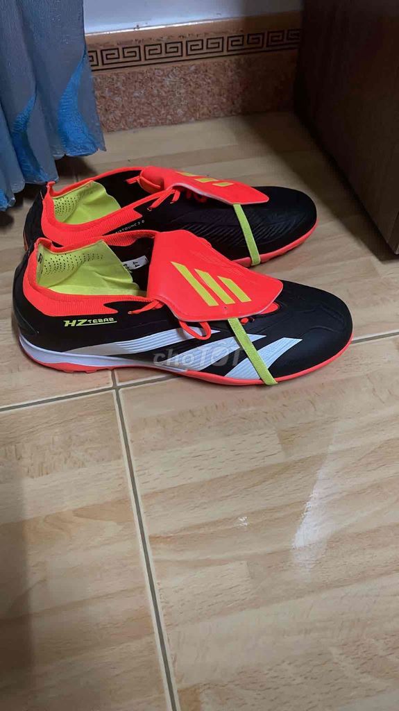 Giày đá bóng Adidas Nam Đế bám sân tốt size 42