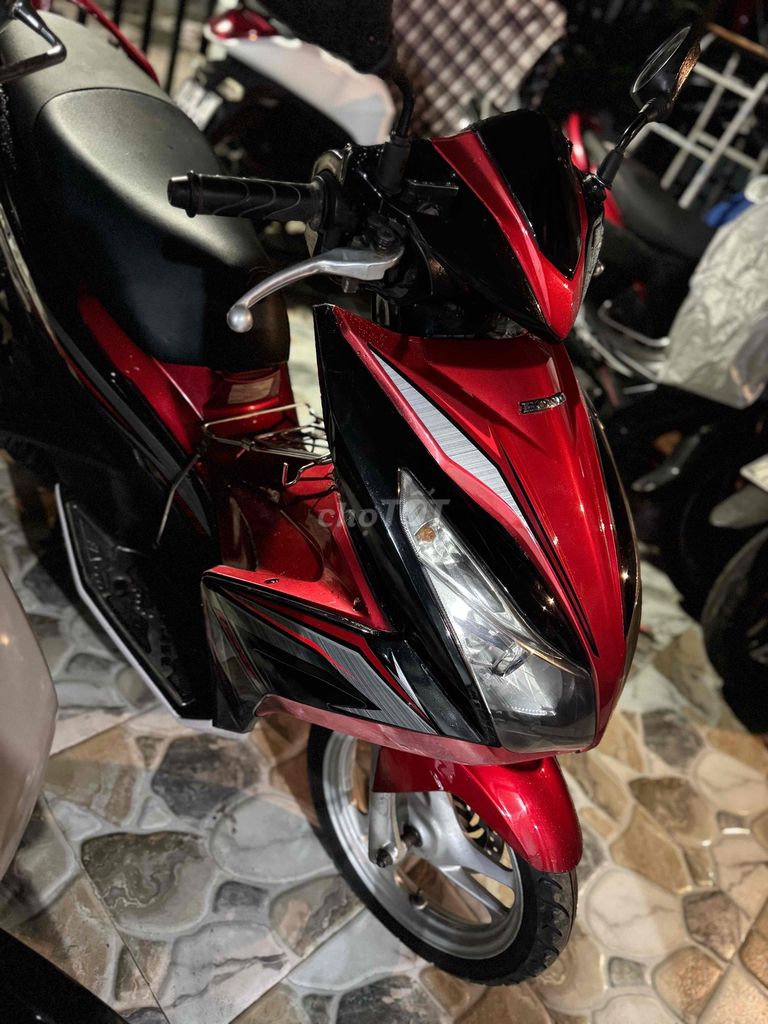 Honda Air Blade Đỏ đen. Mua bán Xe máy tại Quận Liên Chiểu Đà Nẵng được đăng bởi ALO TÂM GHE hình 2
