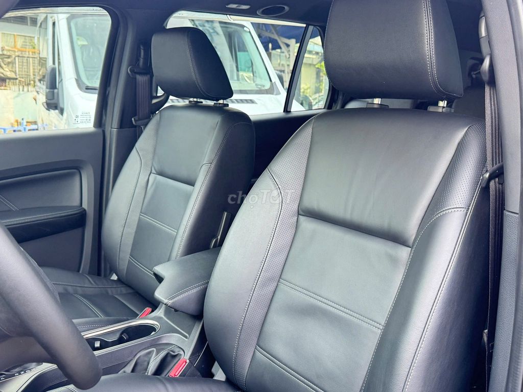 FORD EVEREST 2020 TITANIUM 4X4 SIÊU LƯỚT. Mua bán Ô tô tại Quận 3 Tp Hồ Chí Minh được đăng bởi Duy Vỹ hình 9