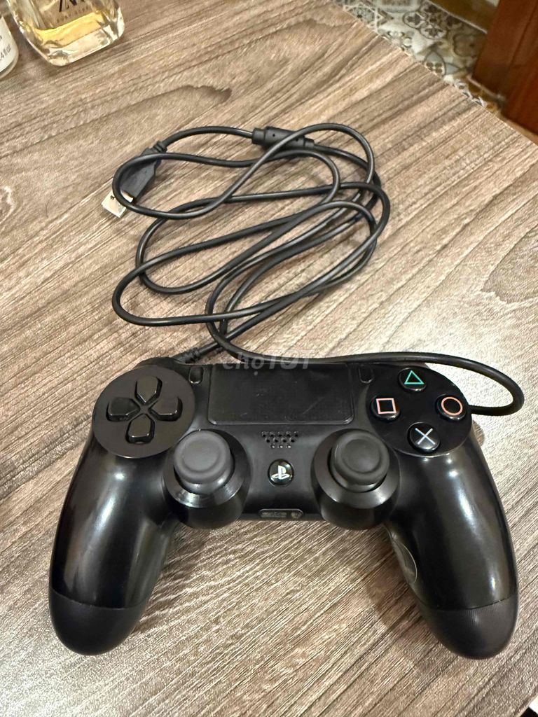 Tay cầm chơi game Sony PS4 Đen. Mua bán Thiết bị chơi game tại Quận Ba Đình Hà Nội được đăng bởi Đoan trung thanh hình 1