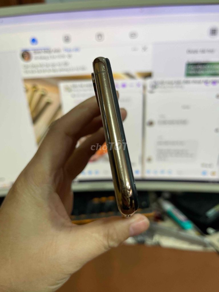 Apple iPhone XS Max 64GB Vàng mấy face id. Mua bán Điện thoại tại Quận Lê Chân Hải Phòng được đăng bởi hoang anh hình 1