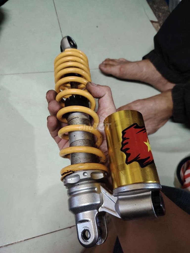 Phuộc xe máy Vario Luvias Vàng. Mua bán Phụ tùng xe tại Quận 4 Tp Hồ Chí Minh được đăng bởi A út  hình 3