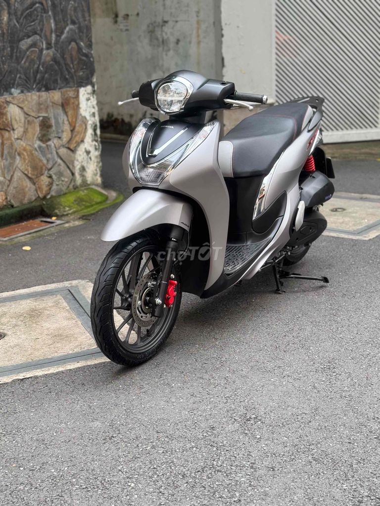 Xám nhám sx2025 odo lướt sang tên hcm bao hồ sơ. Mua bán Xe máy tại Quận Phú Nhuận Tp Hồ Chí Minh được đăng bởi Lu ly hình 1