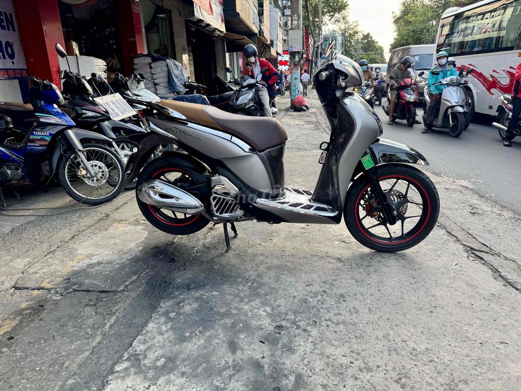 🔵🔵 SH Mode bạc đen đký T12/2018 xe đẹp có góp. Mua bán Xe máy tại Thành phố Biên Hòa Đồng Nai được đăng bởi XE MÁY CŨ THÀNH MỸ  hình 3