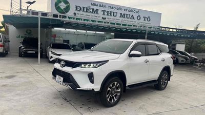 Toyota Fortuner Legender 2021 2.4 AT 4x2 Trắng