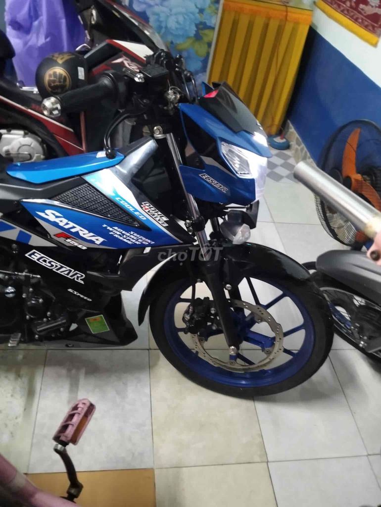 cần bán xe satria xe mới len keng ít đi. Mua bán Xe máy tại Quận Liên Chiểu Đà Nẵng được đăng bởi pham hình 3