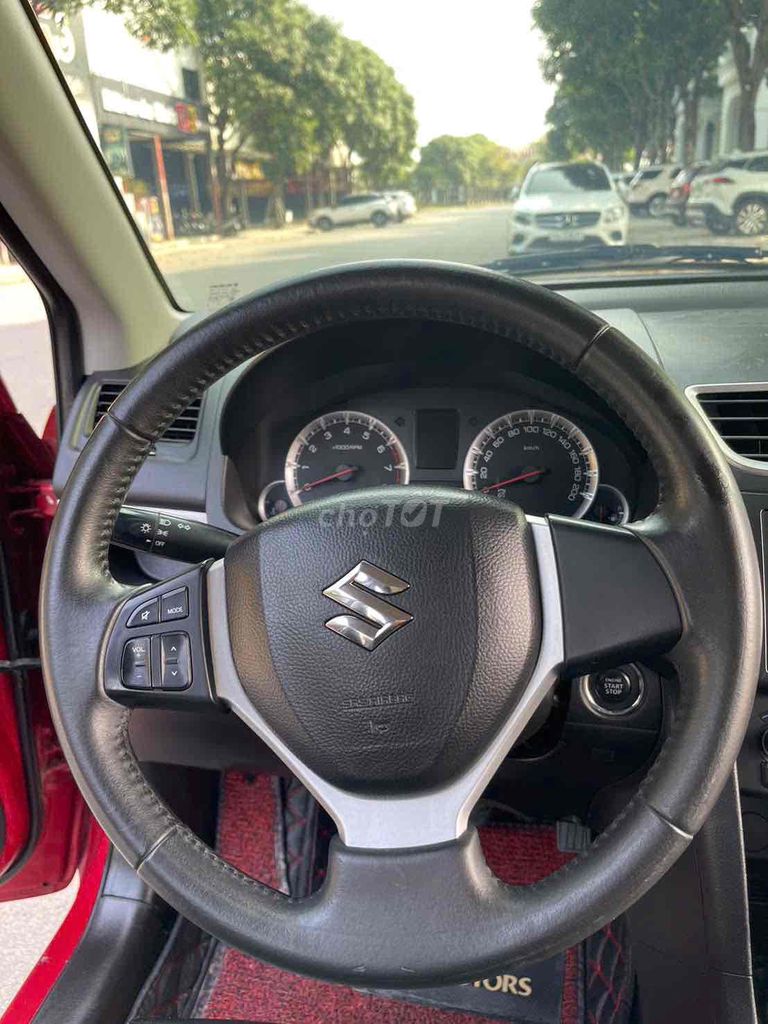 Bán xe swift sx 2017RS logo vàng 4ABS suất sắc. Mua bán Ô tô tại Huyện Đông Anh Hà Nội được đăng bởi Mo Na Co hình 4