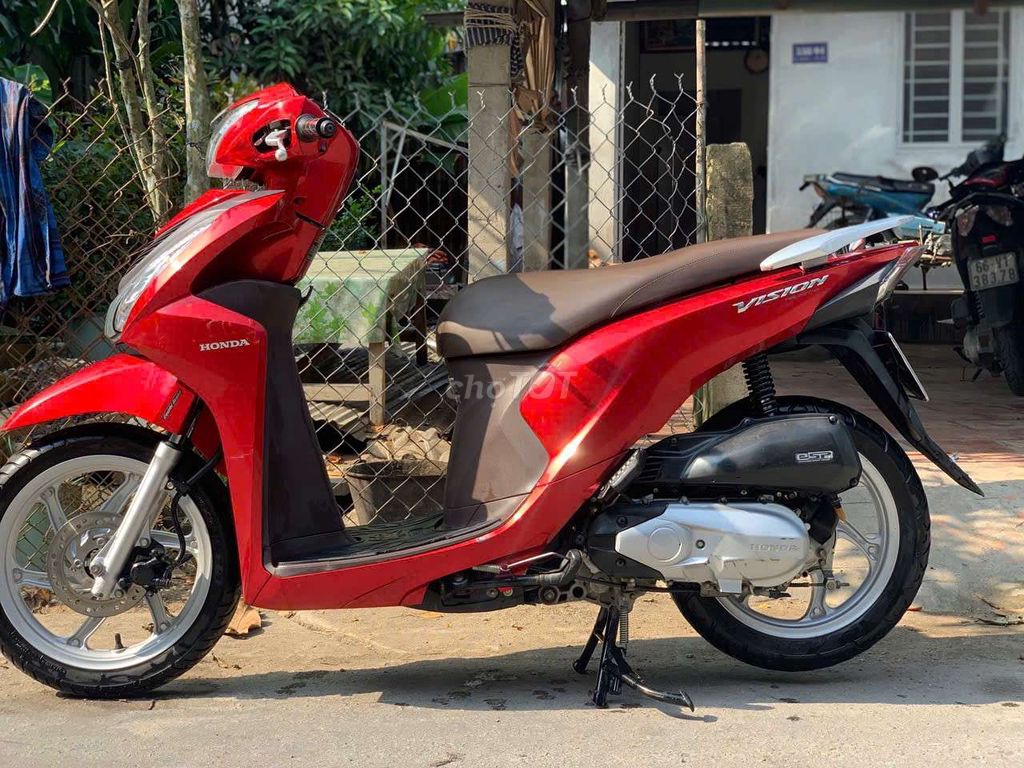 Honda Vision 2017 màu Đỏ. Mua bán Xe máy tại Quận Ô Môn Cần Thơ được đăng bởi Long  hình 7